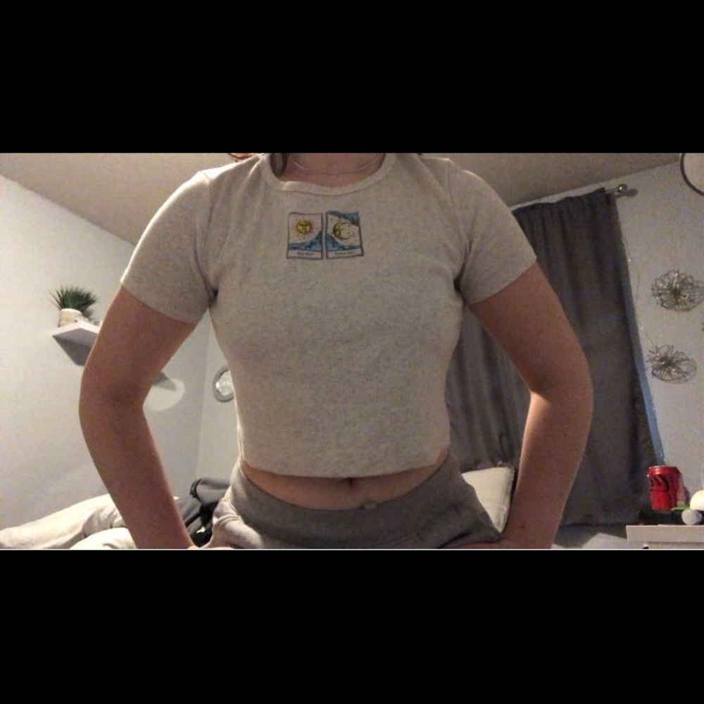 Simple gray/off white tarot cropped tshirt